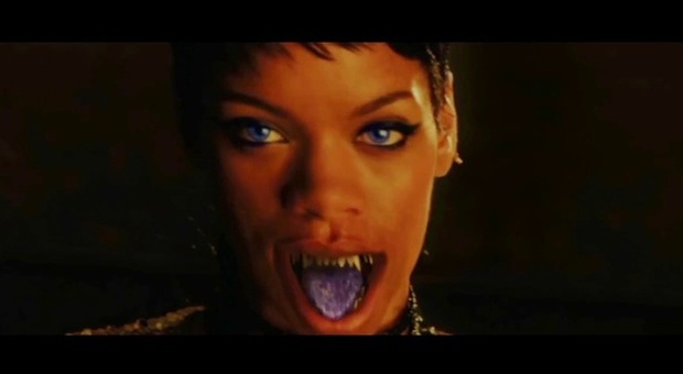 Rihanna “vampira” con Ashton Kutcher nel trailer di MoonQuake Lake per il film “Annie”