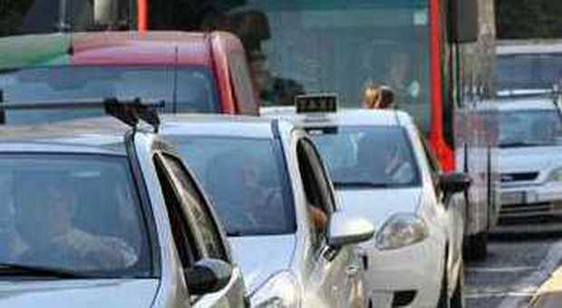 Aumento bollo auto in Campania Corsa al pagamento anticipato