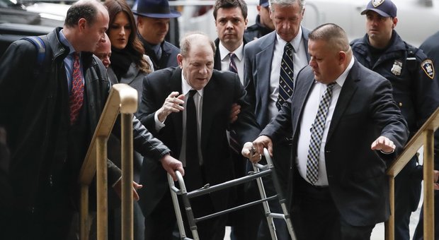 immagine Weinstein, l'ex re di Hollywood in aula per il processo