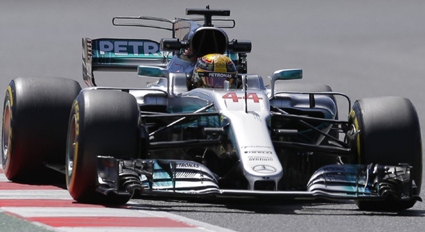 Lewis Hamilton il più veloce nelle libere del venerdì