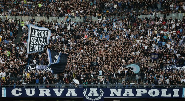 Napoli-Rangers, sei Daspo ai tifosi e 18 parcheggiatori abusivi multati