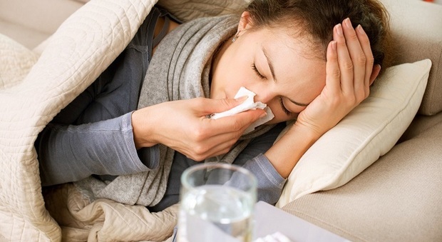 "Come si cura il raffreddore?": l'allarme del ministero della Sanità