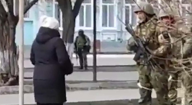 Ucraina, Kiev: «Donne stuprate e uccise dai soldati russi»