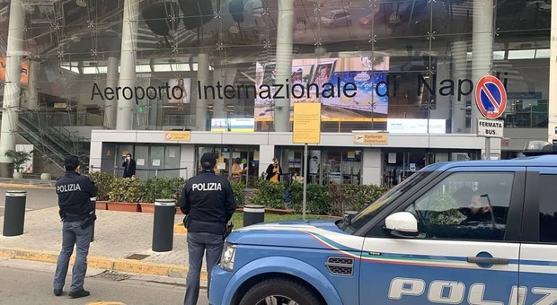 Napoli, ricercato preso a Capodichino: era appena sceso dall'aereo