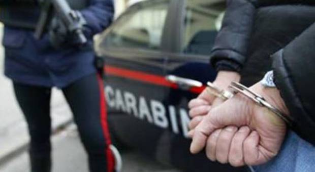 Lecce, arrestata una 48enne: botte continue al fidanzato di 77 anni