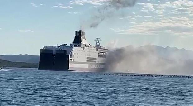 Incendio domato su traghetto Grimaldi Lines a Olbia, 153 passeggeri incolumi