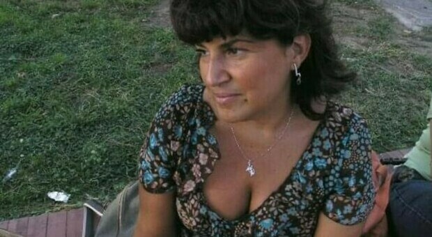 Napoli, insegnante muore 4 giorni dopo il vaccino. «Diteci perché è morta», denuncia della famiglia ai carabinieri