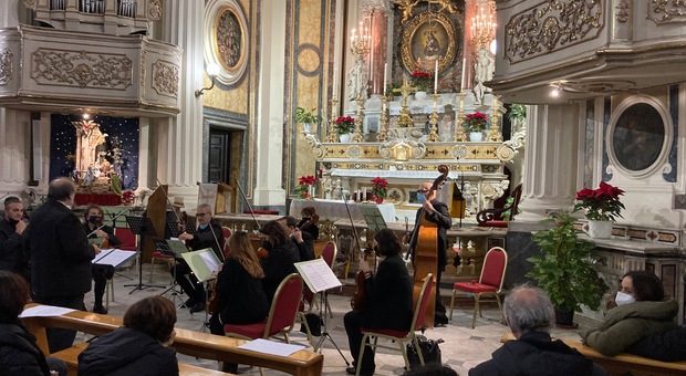 La magia della musica napoletana del '700 tra i fasti della chiesa dell'Aiuto
