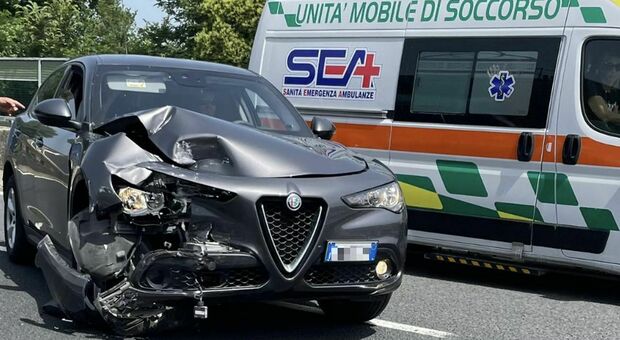 Conte, incidente in A1 a Frosinone: coinvolta la scorta del leader M5S. Quattro chilometri