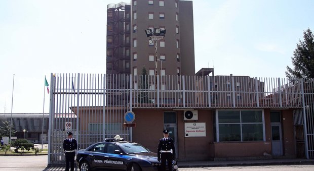 Benevento, nuova rissa in carcere «Agente aggredito da un detenuto»