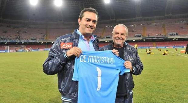 De Magistris: «Se il Napoli vince lo scudetto mi tingo i capelli di azzurro»