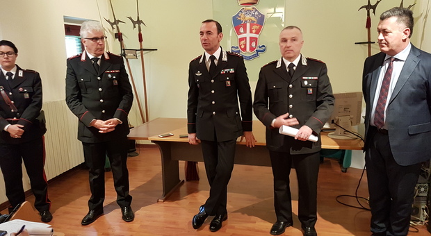I carabinieri durante la conferenza stampa
