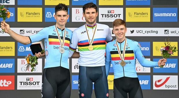 Ciclismo, Top-Ganna è ancora campione del mondo: l'azzurro batte il Belgio padrone di casa