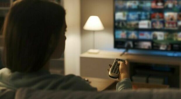 Tv, un nuovo codice per i media e i minori: «Più attenzione» e occhio ai social. Ecco cosa cambia