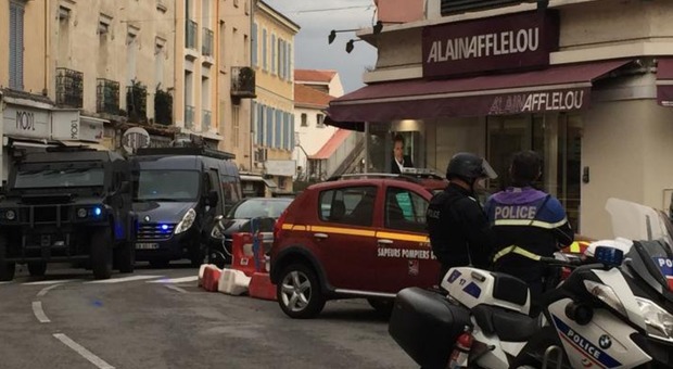 Francia, attacco al museo di Saint-Raphael: arrestato l'assalitore, si indaga sul movente