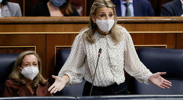 Papa Francesco vede la ministra 'rossa' Yolanda Diaz, in Spagna c'è chi dice che è un «raduno comunista»