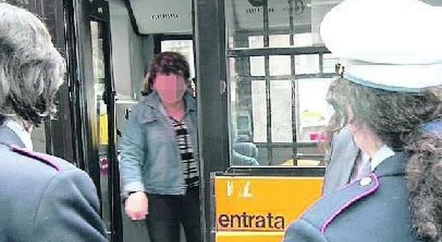 Vigili sui bus e in metropolitana, ma a Napoli neanche i turisti pagano
