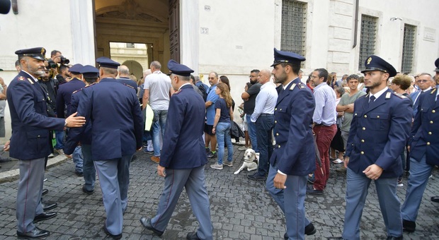 immagine Camera ardente di Mario Cerciello Rega il carabiniere ucciso (foto Daniele Leone/Ag.Toiati)