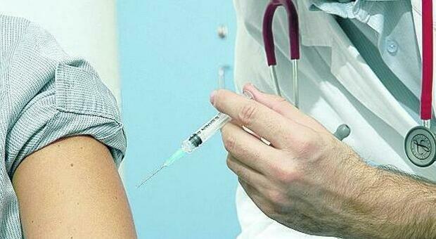 Vaccini contro l'influenza, in Lombardia stop a 100mila dosi in arrivo dalla Cina