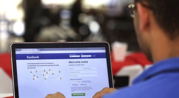 Facebook, la minaccia di Unilever: «Basta pubblicità se non diminuiscono violenza e fake news»