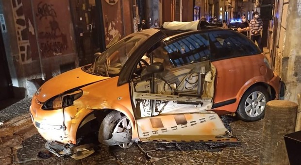Incidente a San Giorgio: l'auto finisce contro un palazzo, donna in ospedale