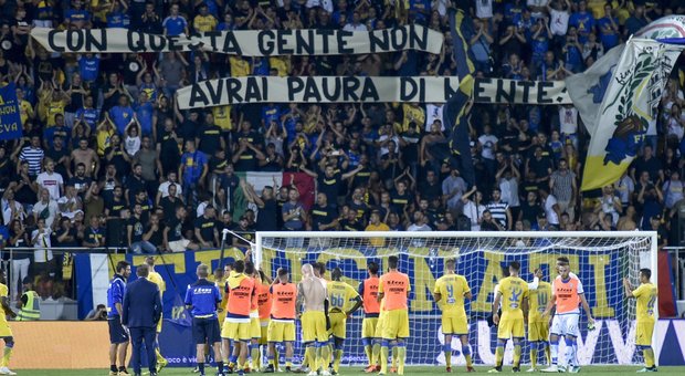 La Samp travolge il Frosinone 5-0 allo "Stirpe", lungo applauso d'incoraggiamento dei tifosi ciociari