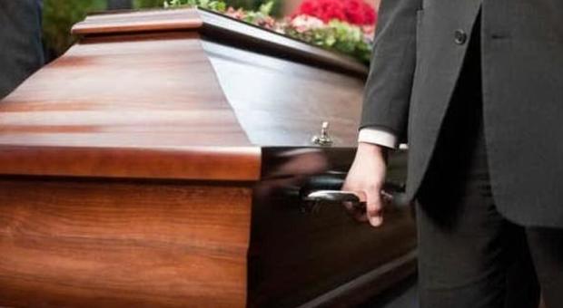 Funerale non autorizzato in Cilento, multe e quarantena per dieci persone
