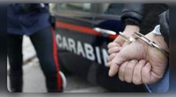 Dose di cocaina per 20 euro: pusher e cliente fermati a Portici