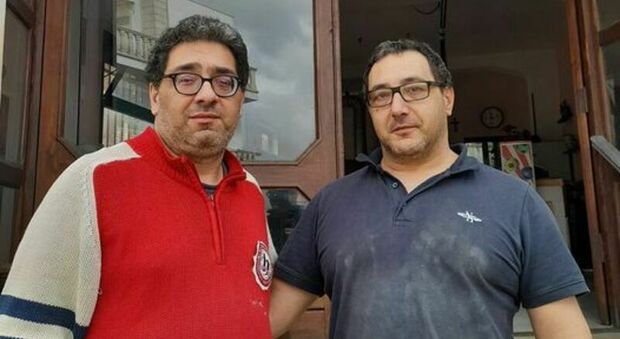 Lecce, cliente «fisso» non si presenta a pranzo: i titolari del ristorante vanno a casa sua, scoprono che sta male e lo salvano