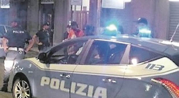 Ancona, il ladro si arrampica sui tubi del gas: scoperto, scappa per i campi