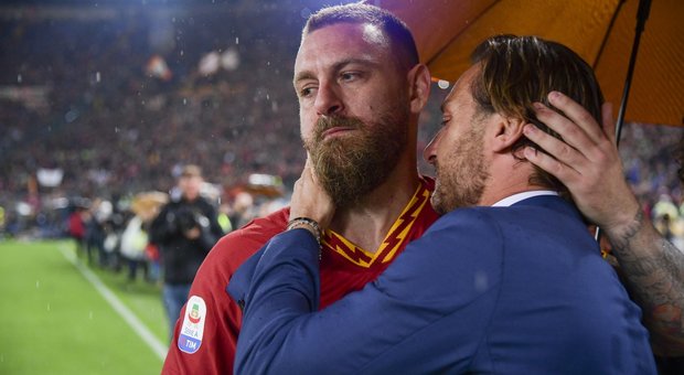 Caos Roma: Daniele De Rossi voleva far fuori Francesco Totti. Ma la società smentisce tutto
