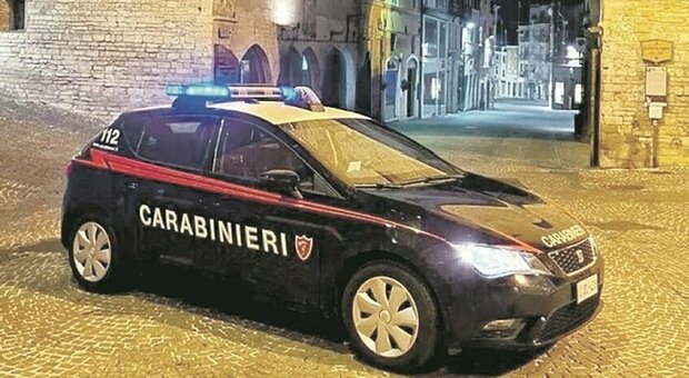 Fabriano, la videochiamata erotica diventa un'estorsione: l'incubo di un 30enne interrotto dai carabinieri