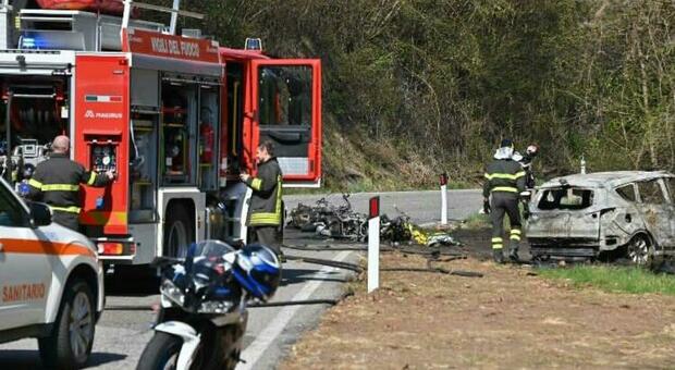 Schianto tra un'auto e tre moto, due morti e 4 feriti: dramma vicino a Bergamo. Le vittime sono marito e moglie