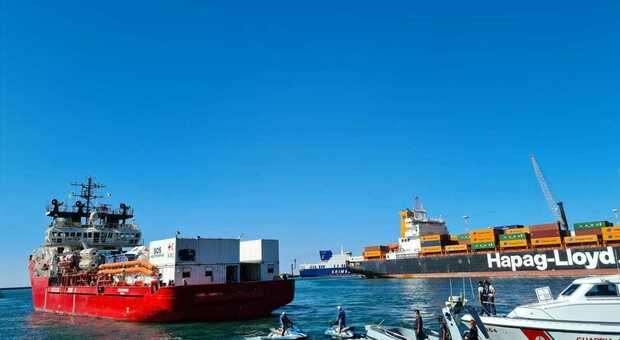 Ocean Viking e Geo Parents, il Viminale respinge tutte le richieste: arrivano al porto di Ancona