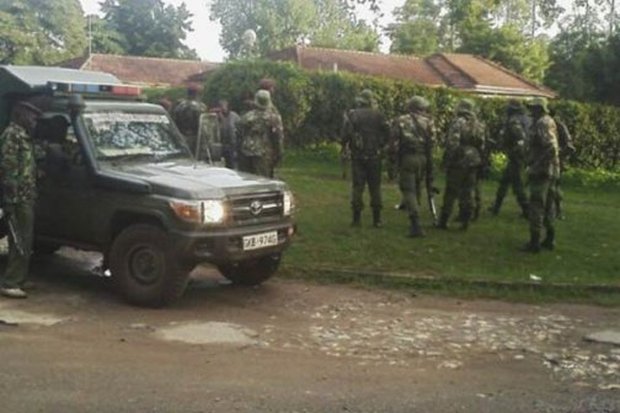 Kenya, sospetto terrorista di Al Shabaab fa fuoco in una stazione di polizia: uccisi 5 agenti