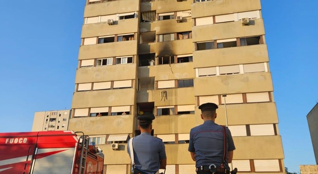 Rima incendio Tor Bella Monaca evacuata palazzina/