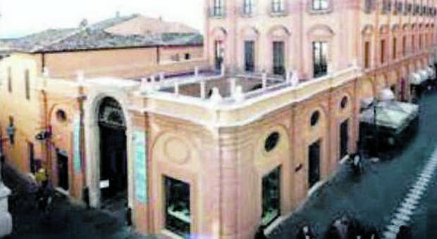 Palazzo de’ Mayo chiude i battenti dopo la mazzata del Salva-banche