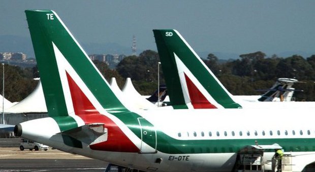 Alitalia, si cerca socio pubblico. Scaroni: carburante fino a sabato