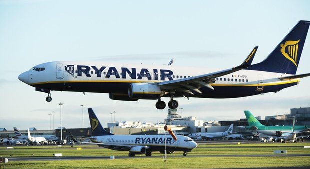 Ryanair, il governo reagisce alle minacce: «Indegne, bisogna intervenire»