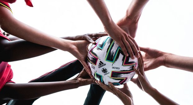 Ecco Uniforia, il pallone ufficiale dell’adidas per l’Europeo 2020