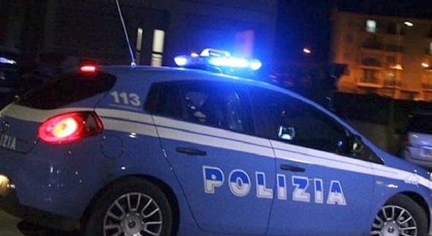 Tentano furto in albergo a Salerno: sorpresi dalla receptionista, arrestati dalla polizia