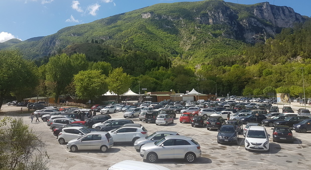 Autentico boom di visitatori alle grotte Frasassi staccati cinquemila biglietti
