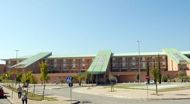 Emergenza Covid 19, ospedale di Foligno: al via i lavori di realizzazione di una struttura modulare che ospiterà ulteriori 12 posti letto di terapia intensiva