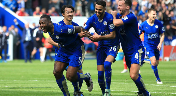 I giocatori del Leicester esultano per il gol di Morgan contro il Southampton