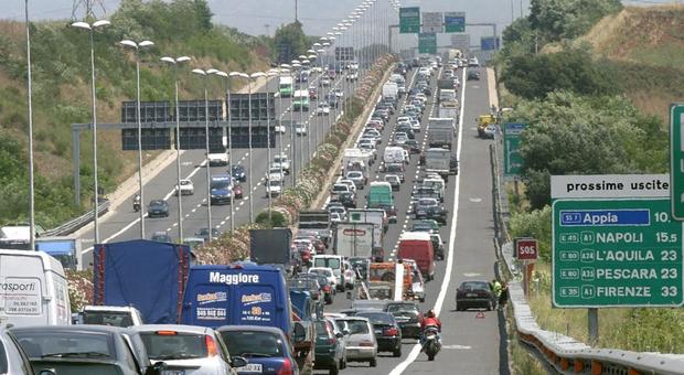Roma, traffico in tilt dal Gra alla Pontina: mattina di caos sulle strade