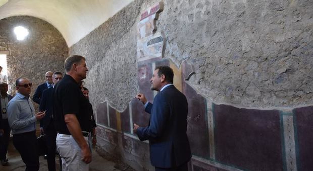 La visita blindata del presidente della Romania agli Scavi di Pompei