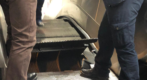 Metro A, scale da ricostruire: «In Centro sono riparate male»