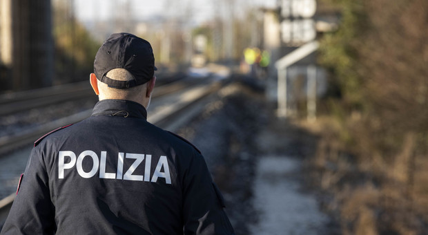 Roma, controlli della polizia ferroviaria: 14 persone denunciate