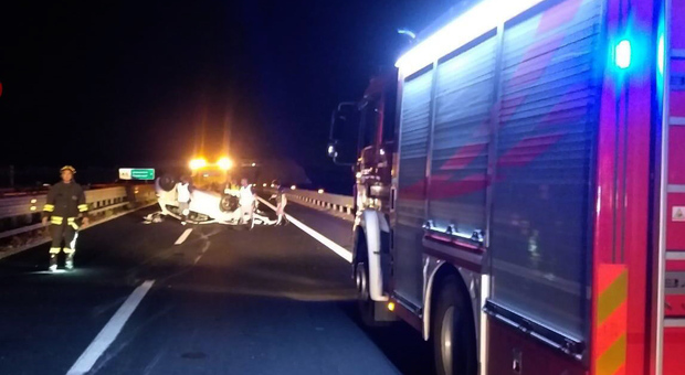 Incidente tra 6 auto in autostrada: un morto e 4 feriti (di cui due gravi) sulla A12 Roma-Civitavecchia