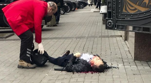 Kiev, ucciso politico russo anti-Putin. Il governo ucraino: dietro c'è Mosca